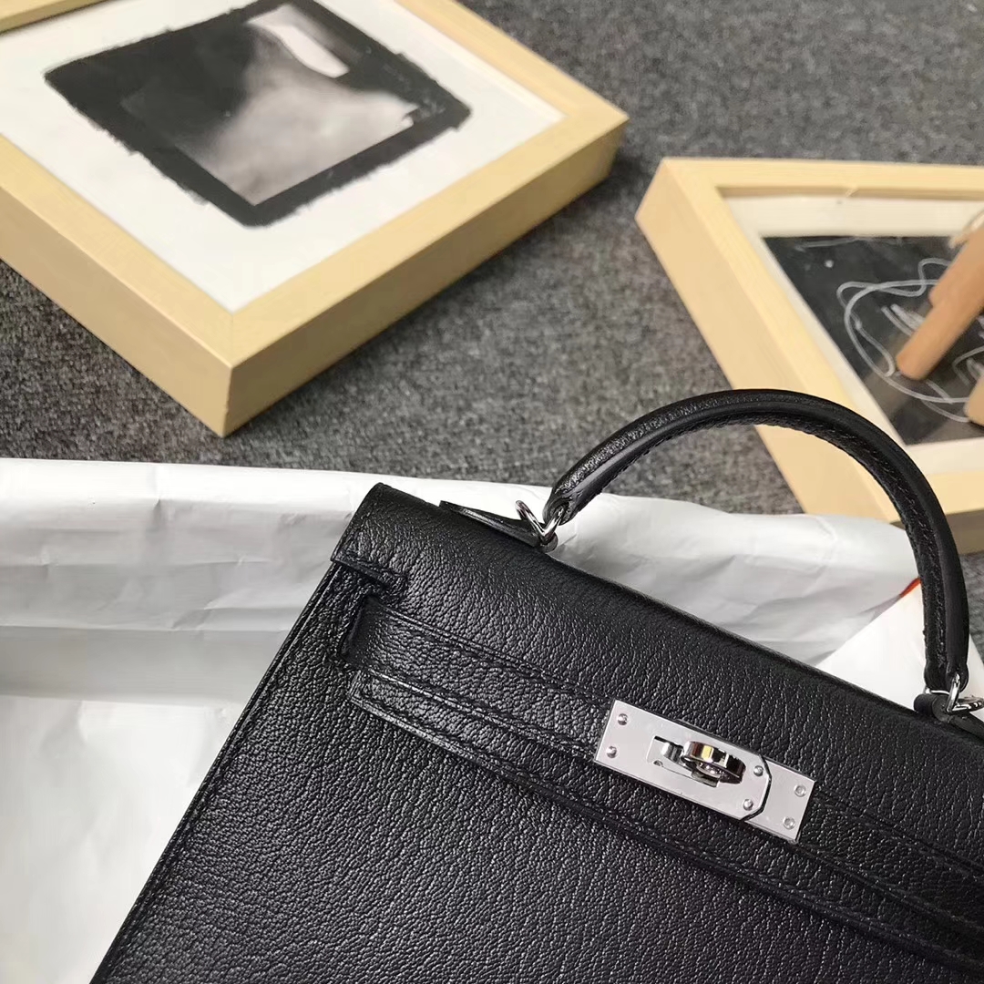 Hermès（爱马仕）黑色 原厂御用顶级山羊皮 Mini Kelly 二代 金扣 现货 银扣