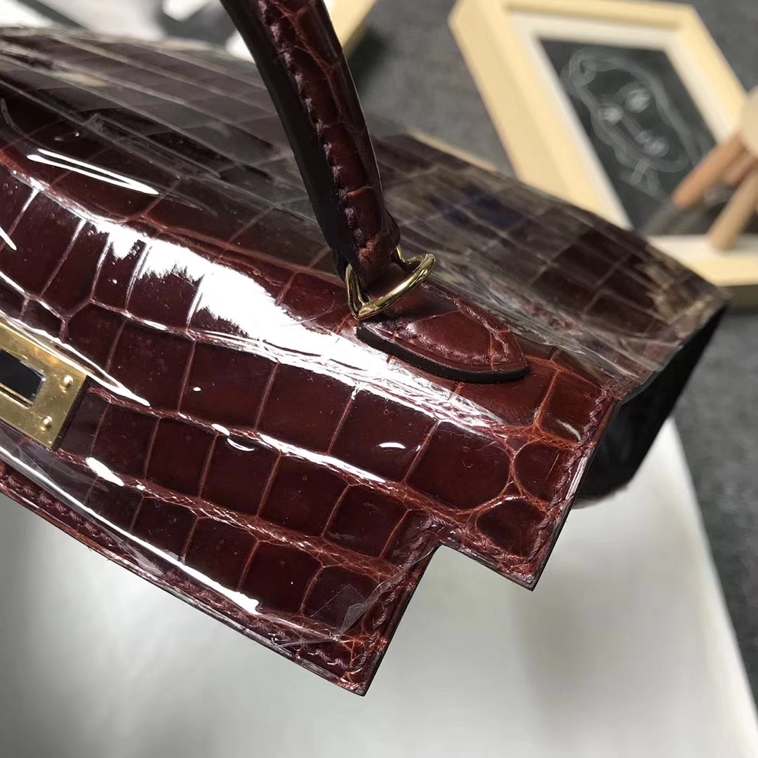 Hermès（爱马仕）棕红色 亮面鳄鱼皮 Mini Kelly 二代 金扣