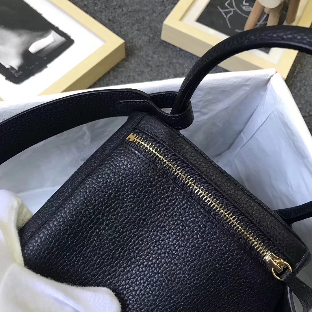 Hermès（爱马仕）黑色 原厂御用顶级小牛皮 Lindy 30 金扣 银扣 现货