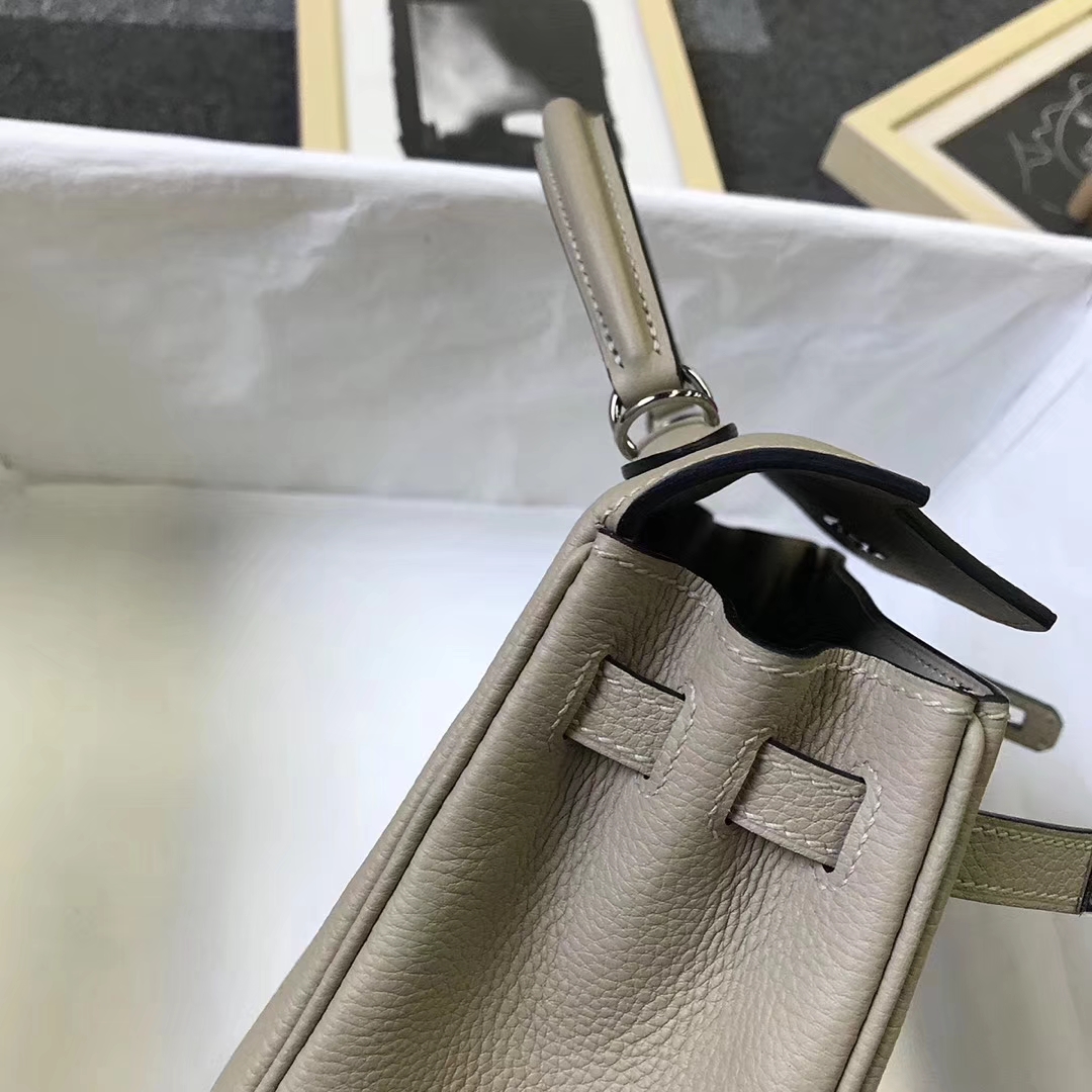 Hermès（爱马仕）S2 风衣灰 原厂御用顶级小牛皮 Kelly 25 银扣 现货