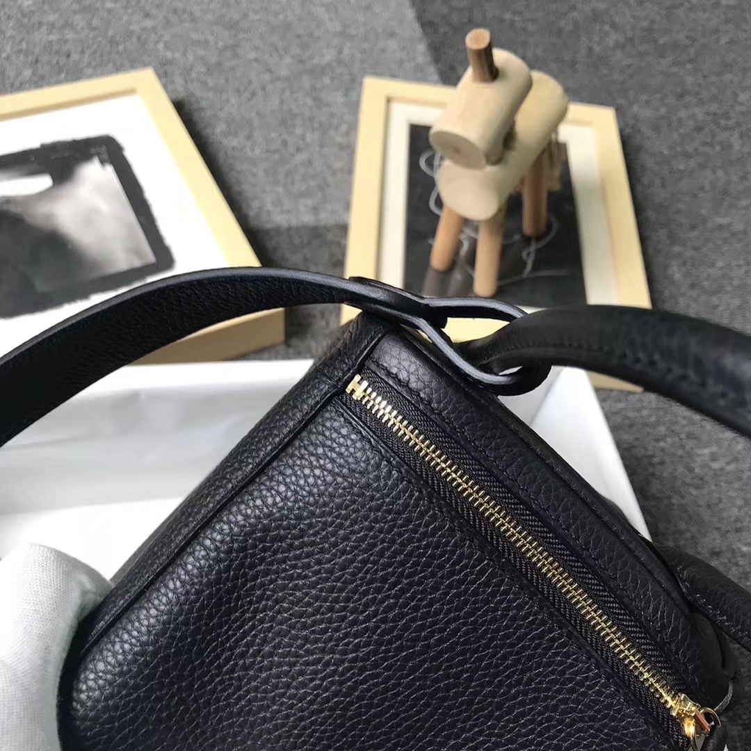 Hermès（爱马仕）黑色 原厂御用顶级TC 皮 Lindy 26 金扣 现货