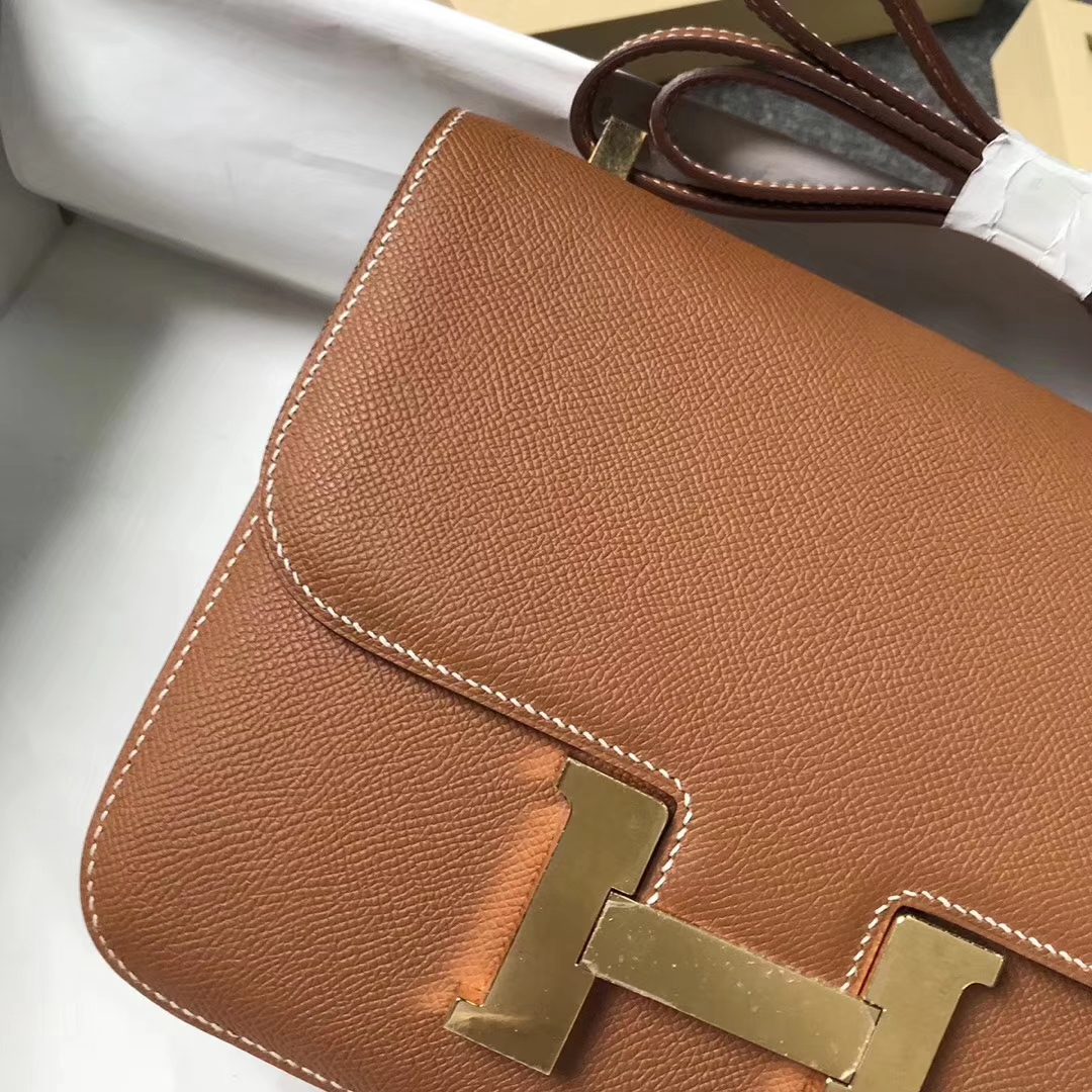 Hermès（爱马仕）金棕色 原厂御用顶级Epsom 皮 Constance 24 金扣 现货