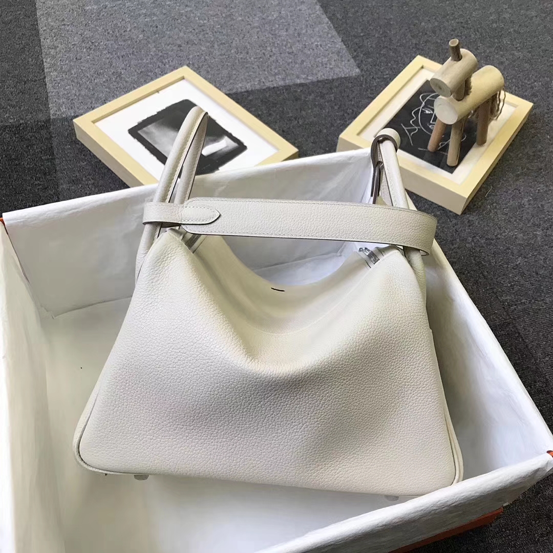 Hermès（爱马仕）奶昔白 原厂御用顶级小牛皮 Lindy 30 银扣