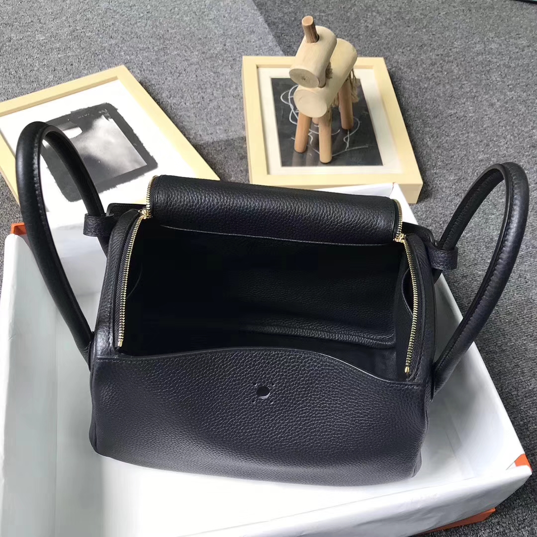 Hermès（爱马仕）黑色 原厂御用顶级TC 皮 Lindy 26 金扣 现货