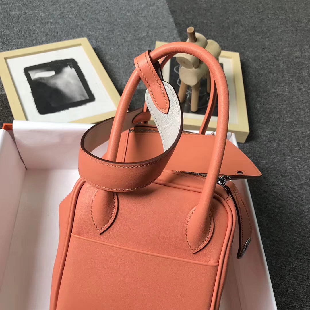 Hermès（爱马仕）L5 龙虾粉拼珍珠灰 原厂御用顶级Swift 皮 Lindy 26 银扣
