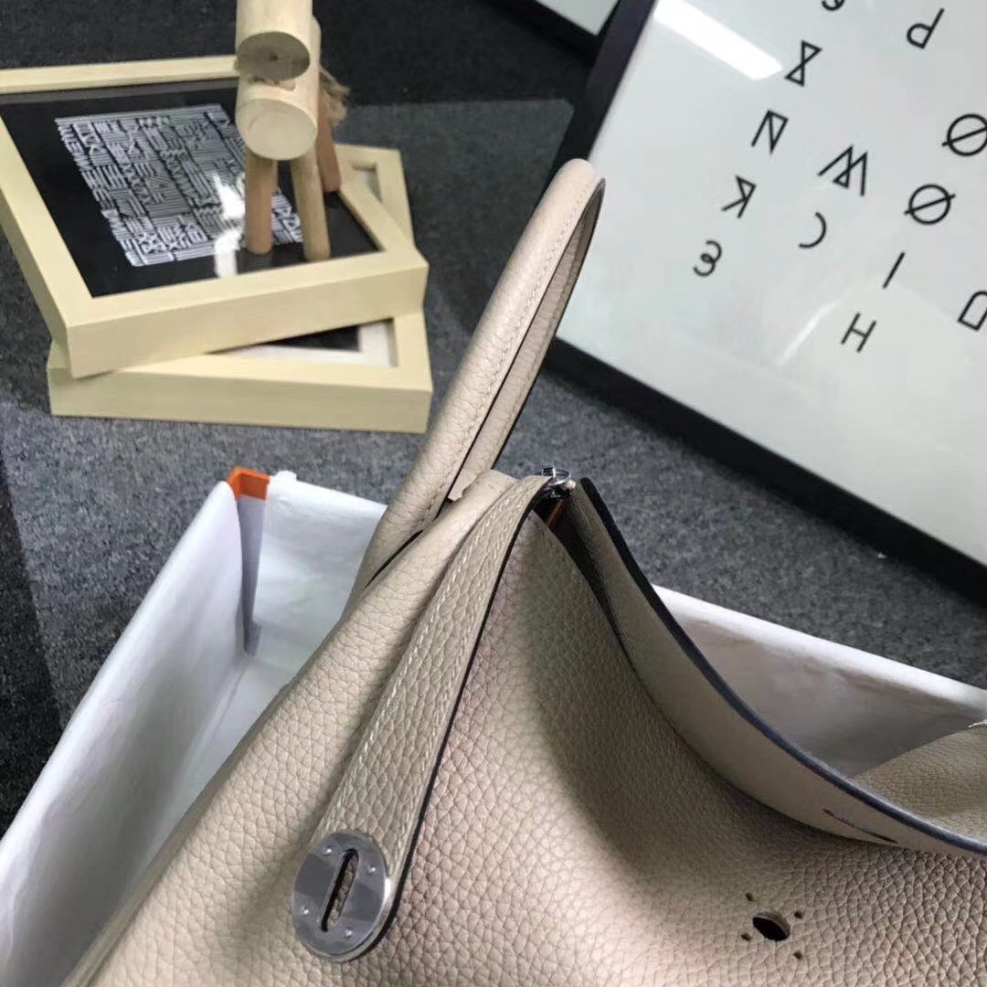 Hermès（爱马仕）S2 风衣灰 原厂御用顶级TC 皮 Lindy 30 银扣