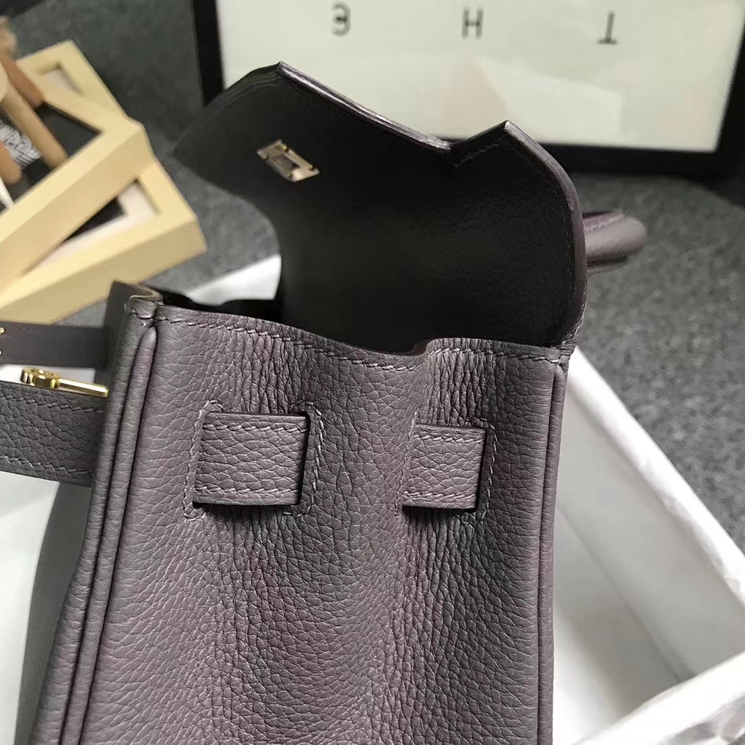 Hermès（爱马仕）8F锡器灰 原厂御用顶级小牛皮 Kelly 28 金扣