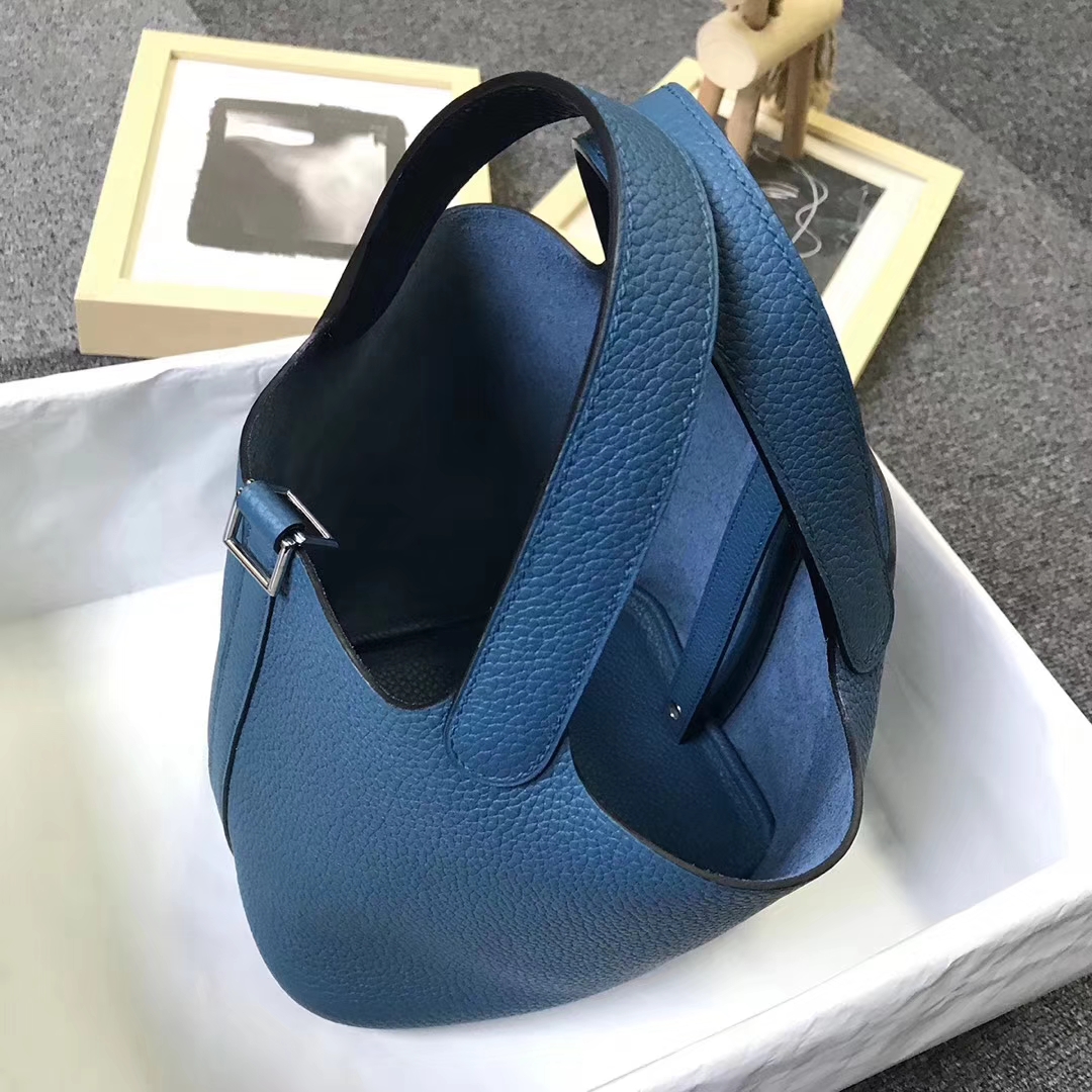 Hermès（爱马仕）鸭子蓝 原厂御用顶级TC 皮 Picotin  Lock 18 cm 银扣