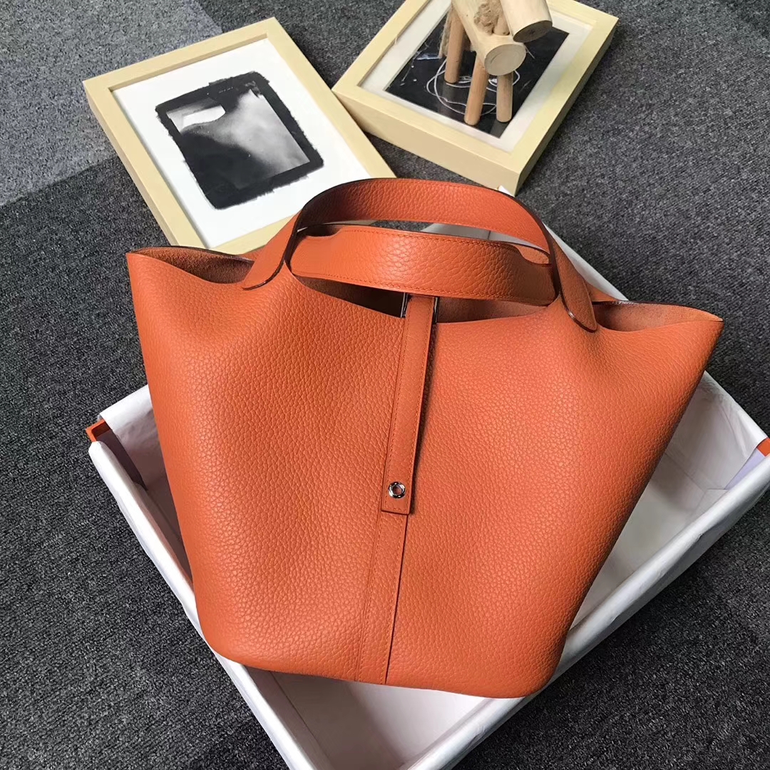 Hermès（爱马仕）橙色 原厂御用顶级TC 皮 Picotin  Lock 22cm 银扣