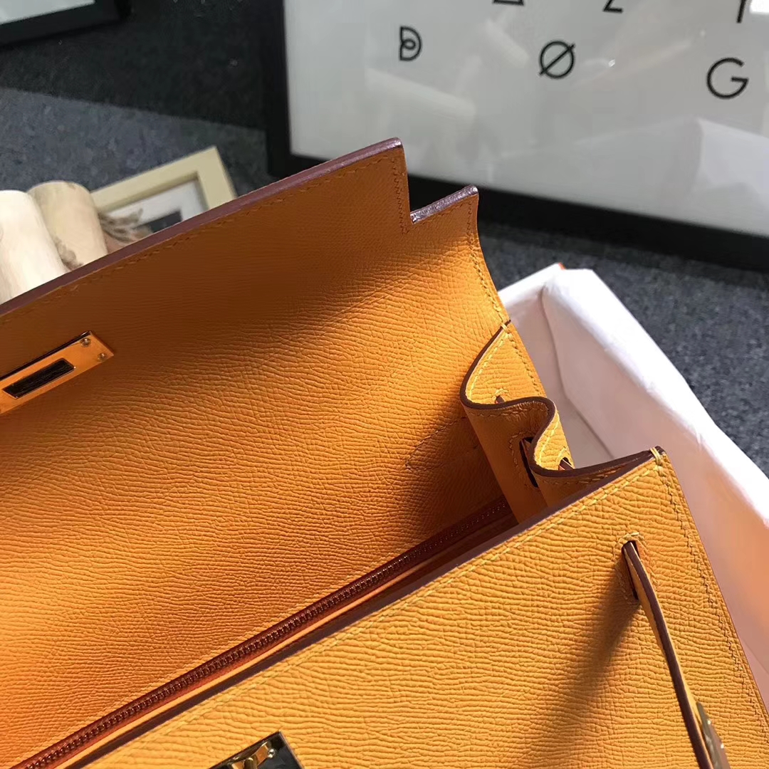 Hermès（爱马仕）9V太阳金黄 原厂御用顶级Epsom 皮 Kelly 28 外缝 金扣