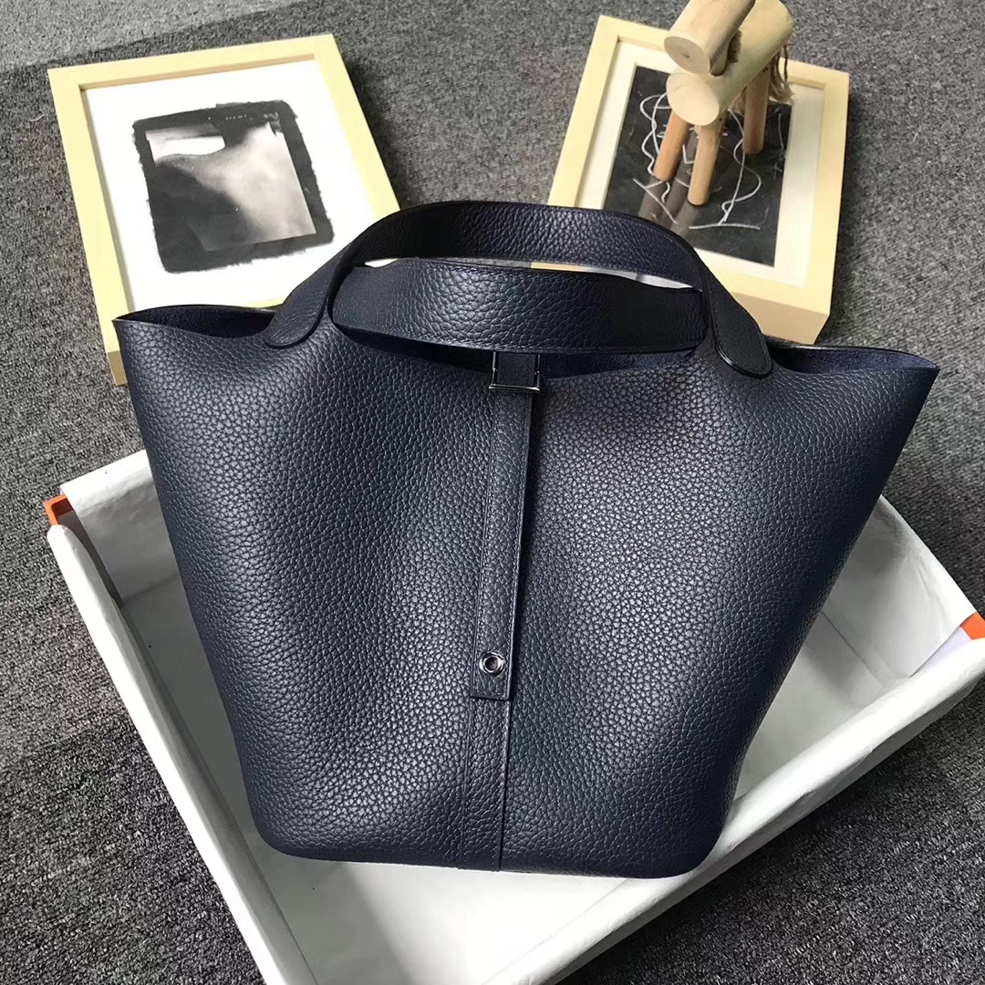 Hermès（爱马仕）午夜蓝 原厂御用顶级TC 皮 Picotin  Lock 22cm 银扣