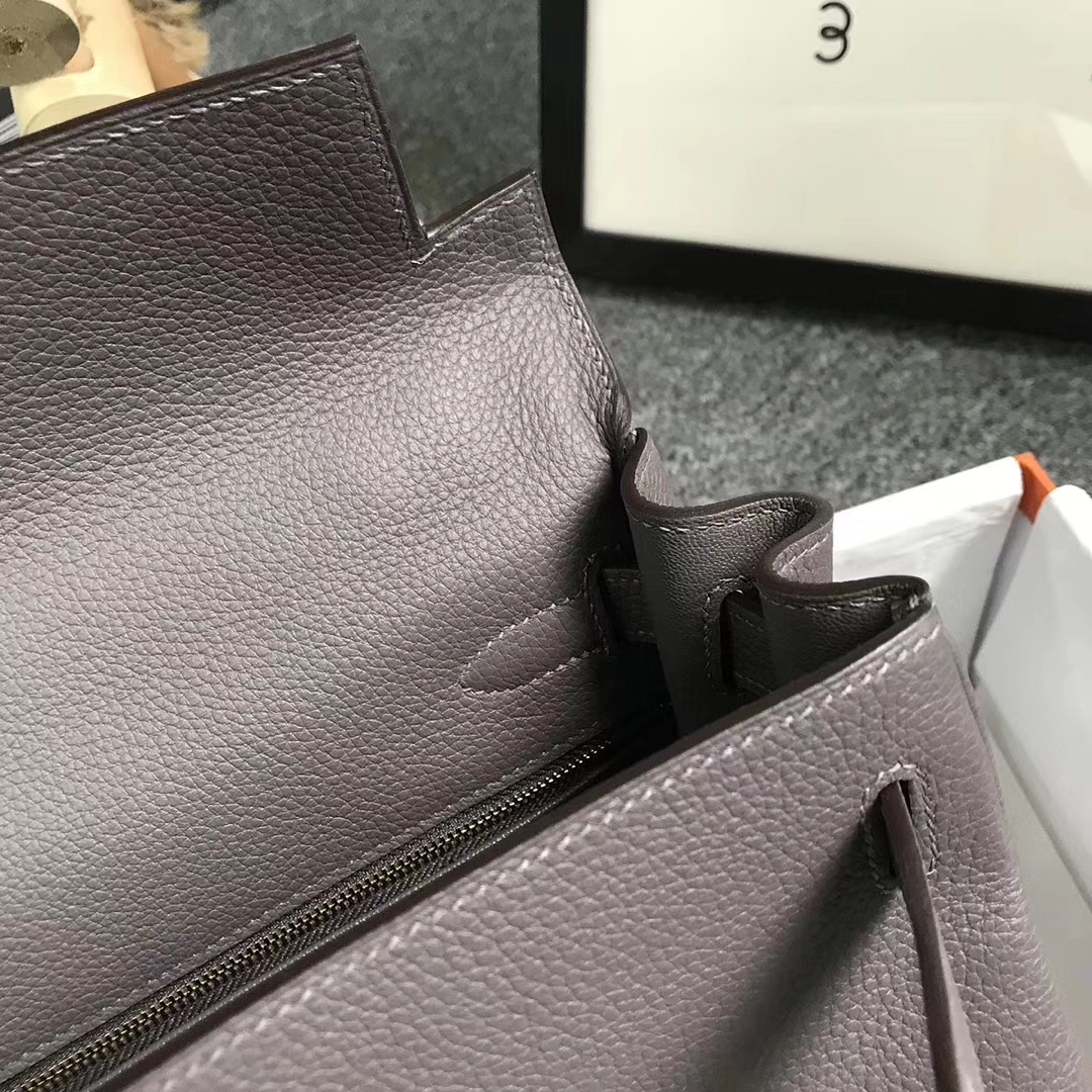 Hermès（爱马仕）8F锡器灰 原厂御用顶级小牛皮 Kelly 28 金扣