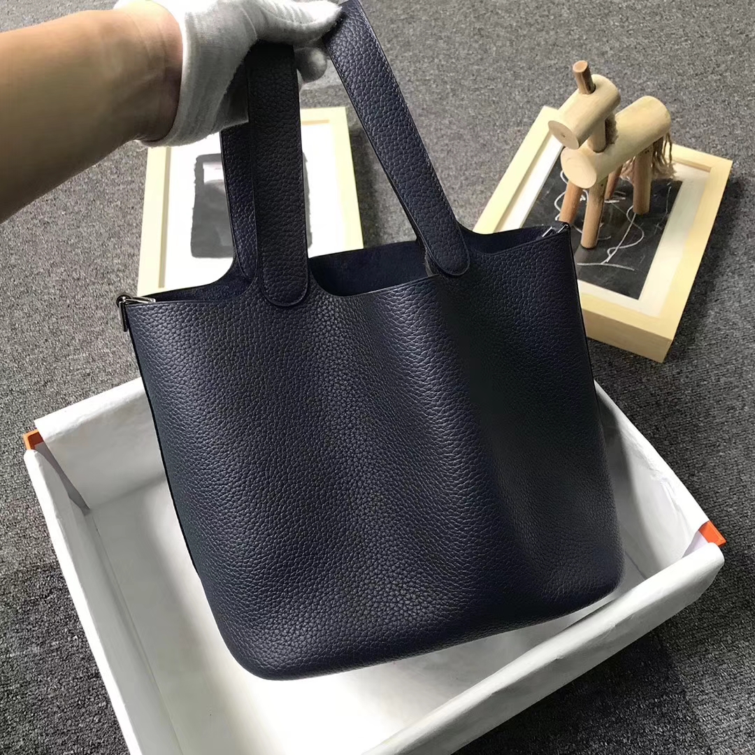 Hermès（爱马仕）午夜蓝 原厂御用顶级TC 皮 Picotin  Lock 22cm 银扣
