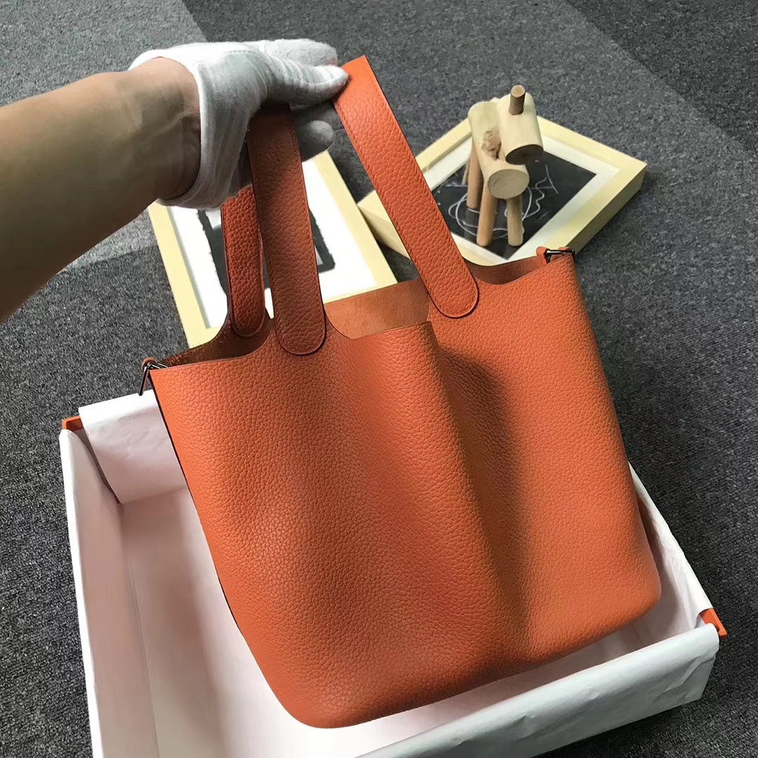 Hermès（爱马仕）橙色 原厂御用顶级TC 皮 Picotin  Lock 22cm 银扣