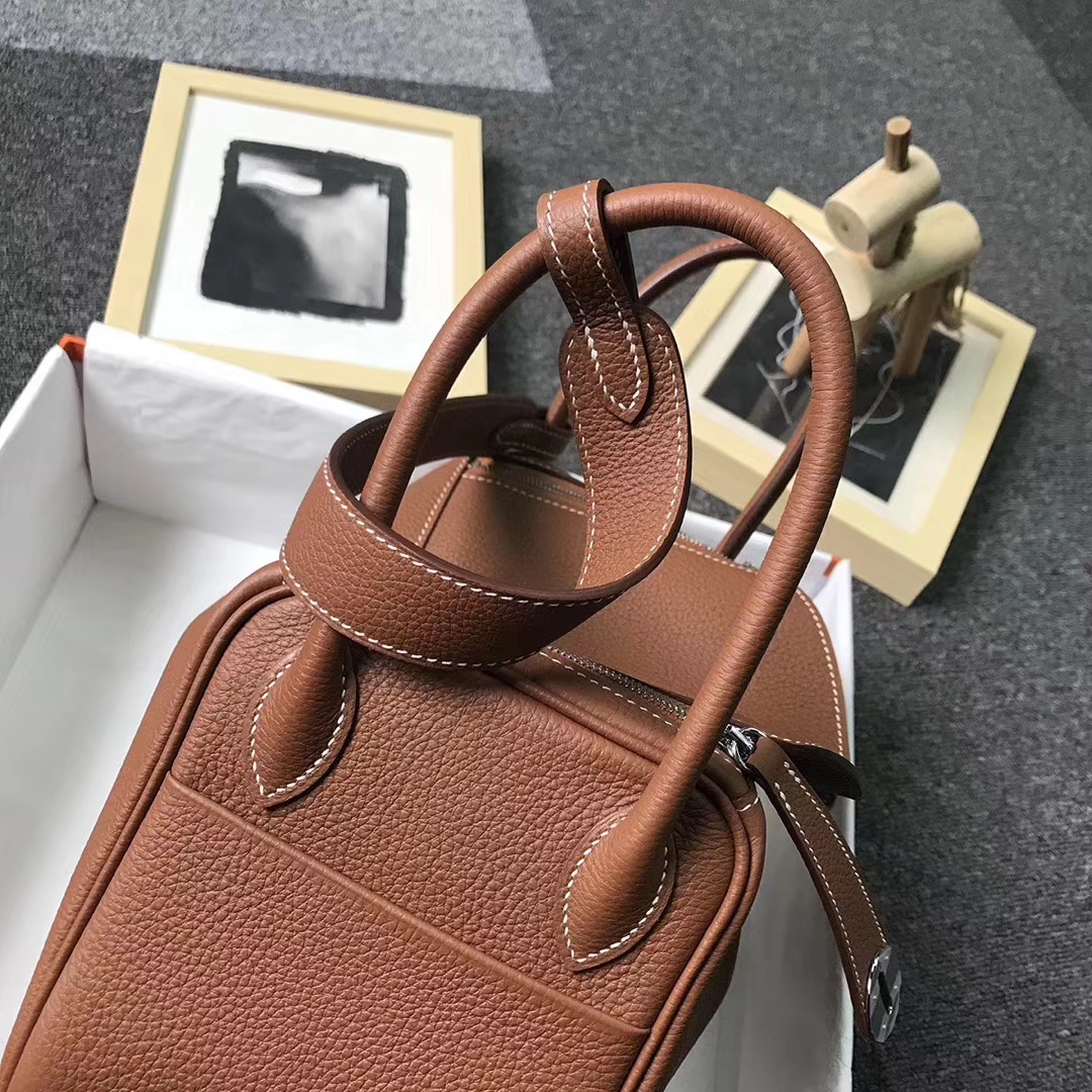 Hermès（爱马仕）金棕色 原厂御用顶级TC 皮 Lindy 26 金扣 银扣 现货