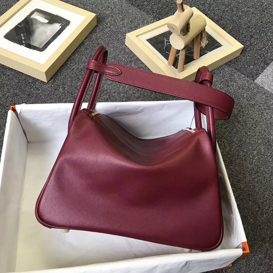 Hermès（爱马仕）B5 宝石红 原厂御用顶级Swift 皮 Lindy 26 金扣