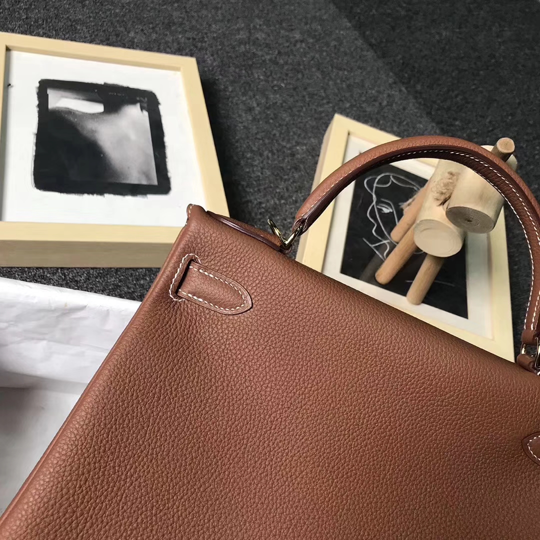 Hermès（爱马仕）C37浅咖啡 原厂御用顶级小牛皮 Kelly 28 金扣 现货