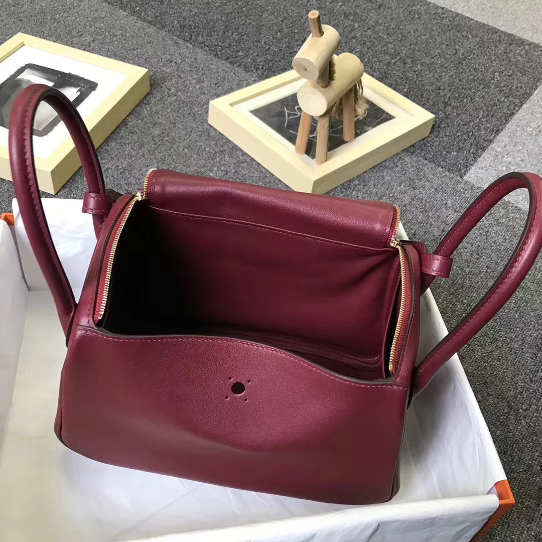 Hermès（爱马仕）B5 宝石红 原厂御用顶级Swift 皮 Lindy 26 金扣