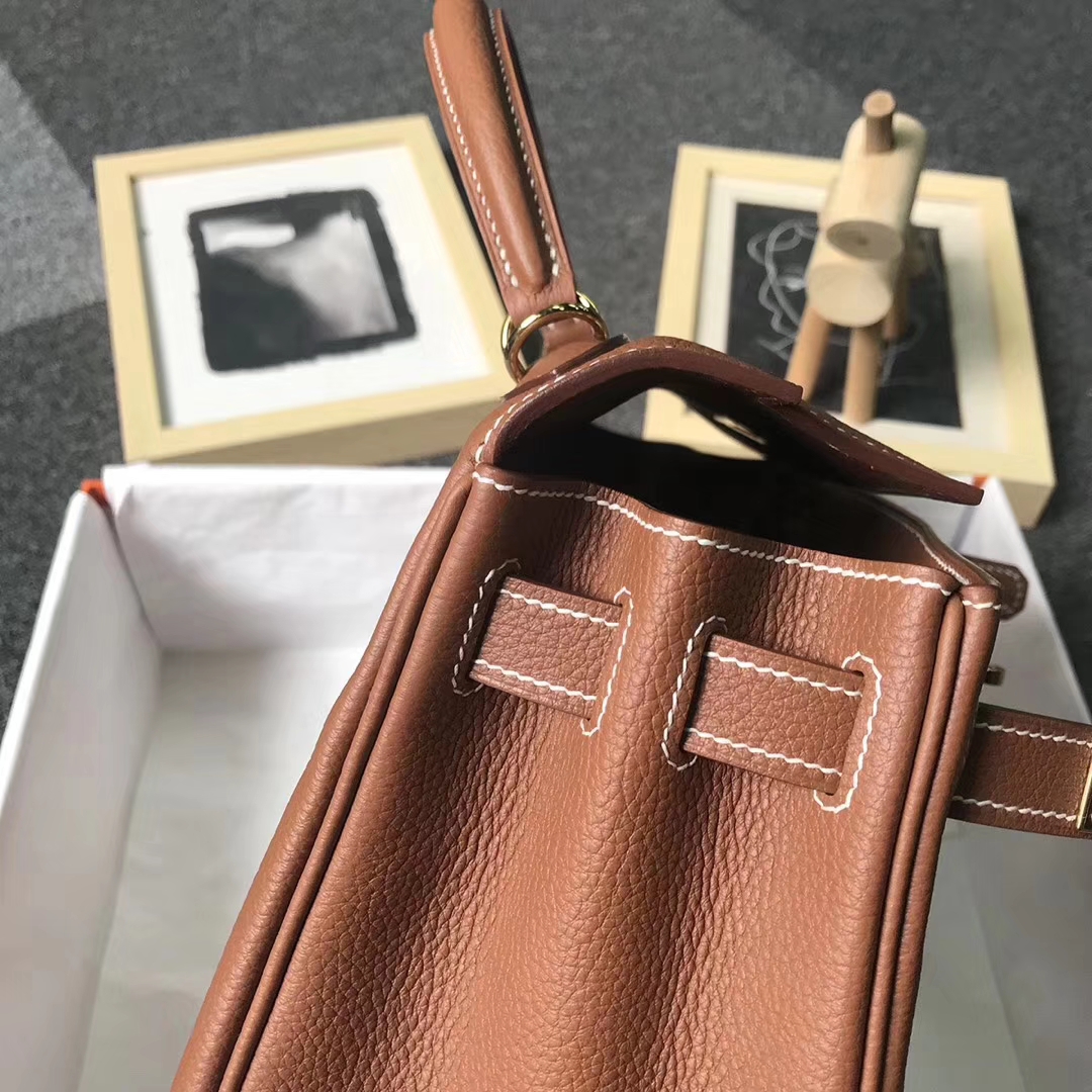 Hermès（爱马仕）C37浅咖啡 原厂御用顶级小牛皮 Kelly 28 金扣 现货