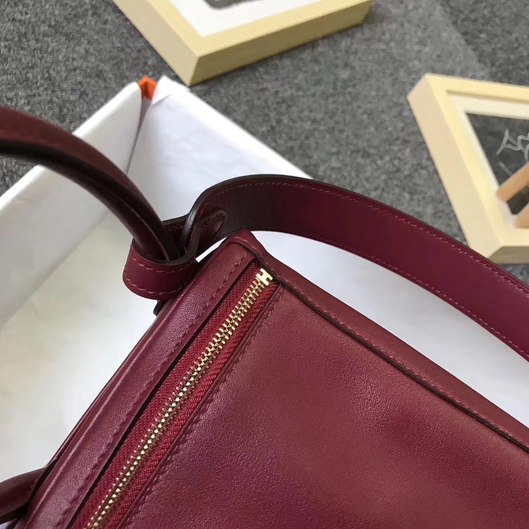 Hermès（爱马仕）B5 宝石红 原厂御用顶级Swift 皮 Lindy 26 金扣