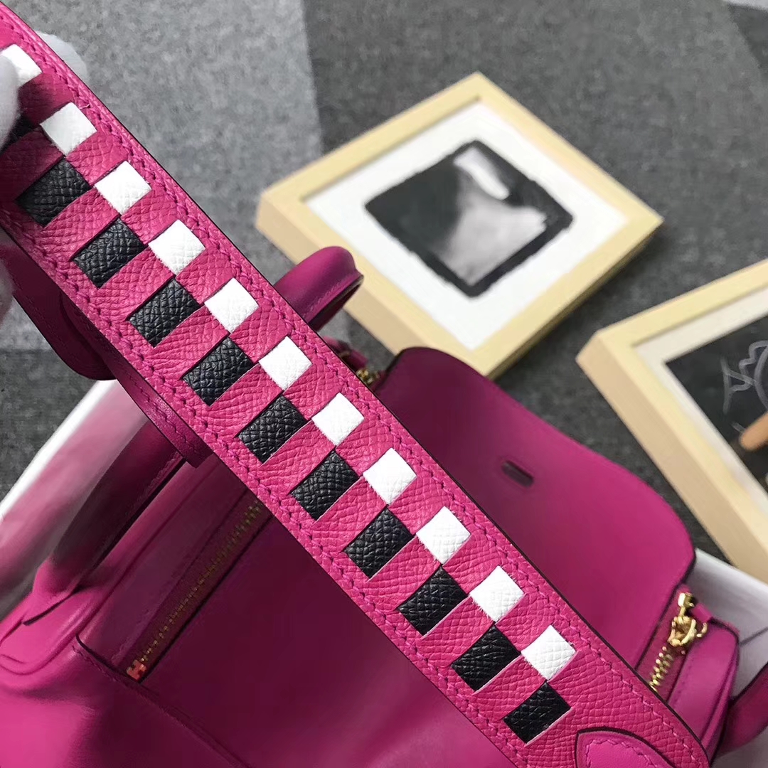 Hermès（爱马仕）玉兰粉 原厂御用顶级Swift 皮 Lindy 30 黑色 白色 Epsom 皮编织肩带 金扣