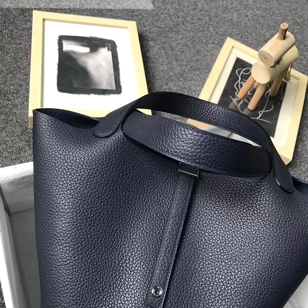 Hermès（爱马仕）午夜蓝 原厂御用顶级TC 皮 Picotin  Lock 22cm 银扣