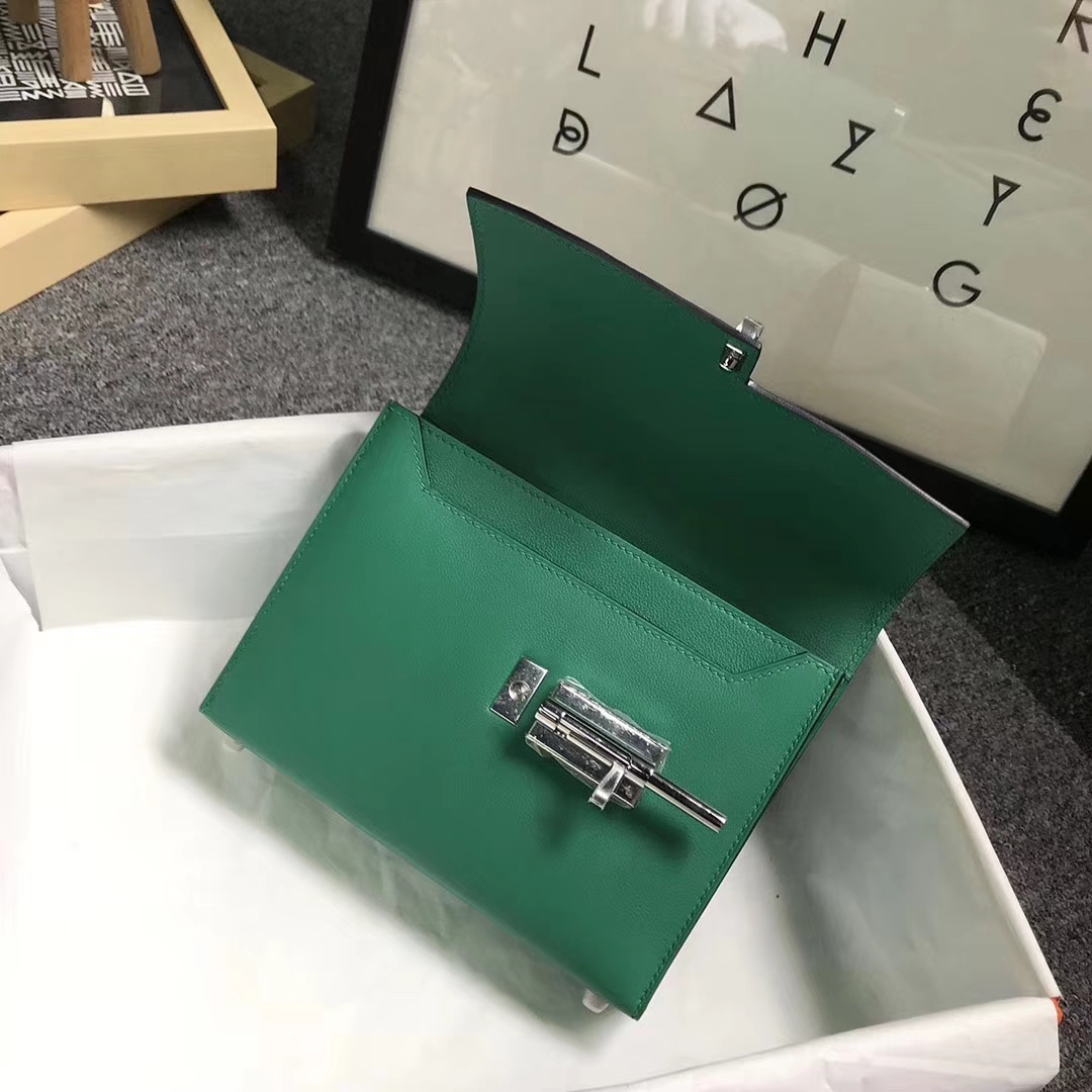 Hermès（爱马仕）U4 丝绒绿 原厂御用顶级Swift 皮  Verrou 插销包