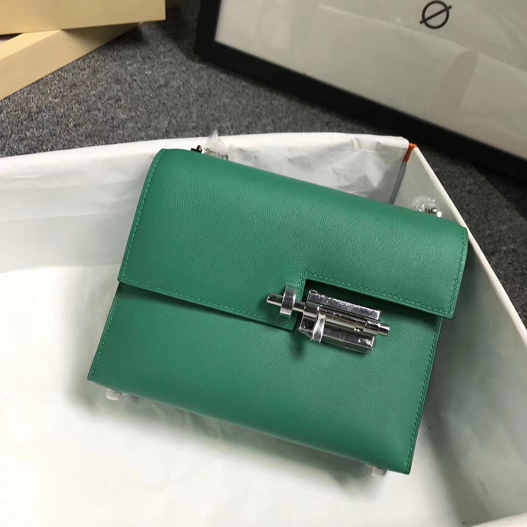Hermès（爱马仕）U4 丝绒绿 原厂御用顶级Swift 皮  Verrou 插销包