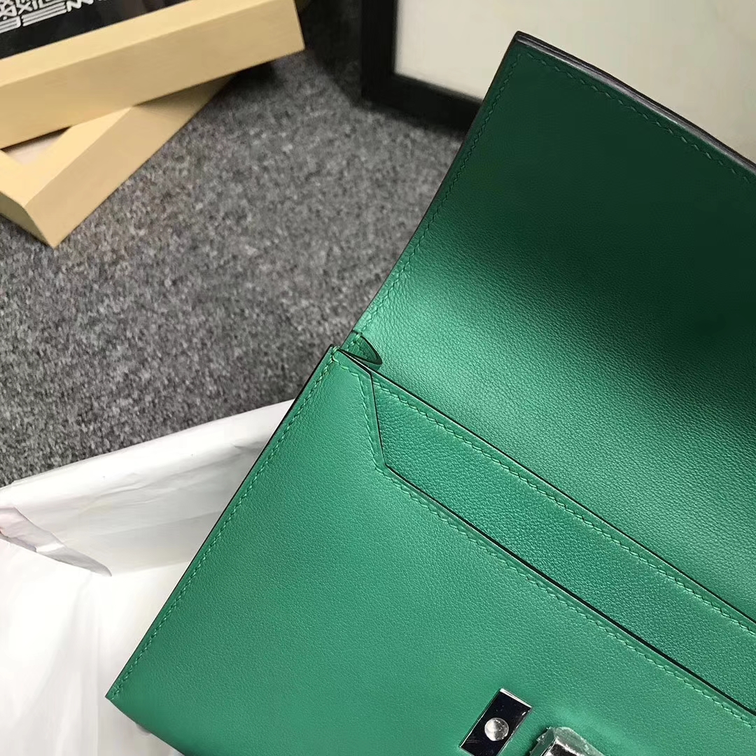 Hermès（爱马仕）U4 丝绒绿 原厂御用顶级Swift 皮  Verrou 插销包