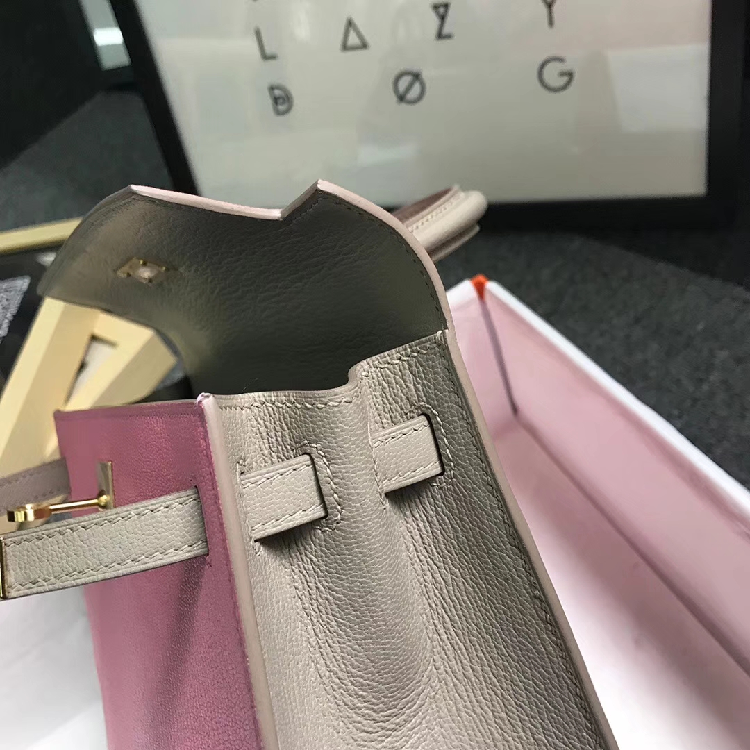 Hermès（爱马仕）1Q奶昔粉拼珍珠灰 原厂御用顶级山羊皮 Kelly 25 外缝 金扣