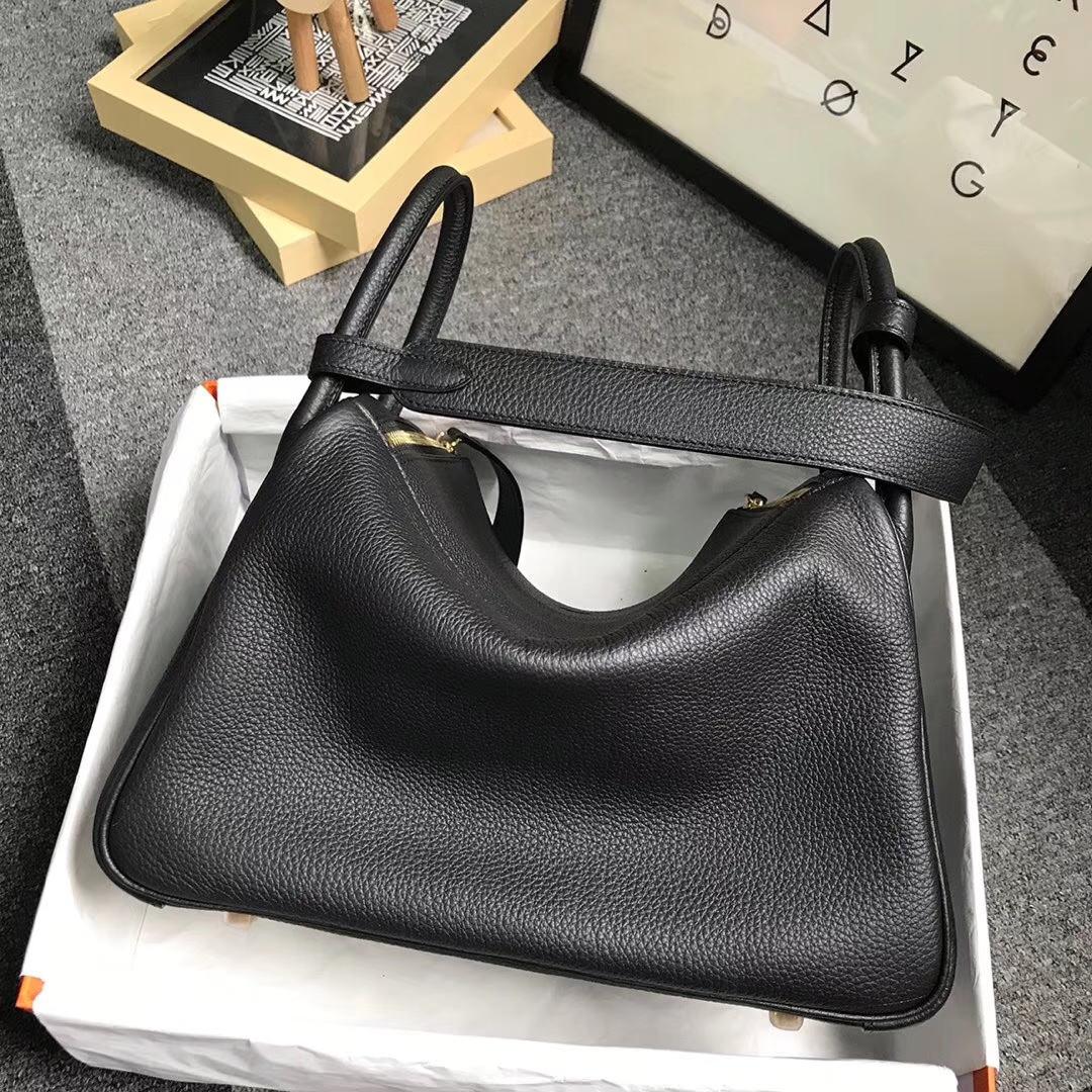 Hermès（爱马仕）黑色 原厂御用顶级小牛皮 Lindy 30 金扣 现货