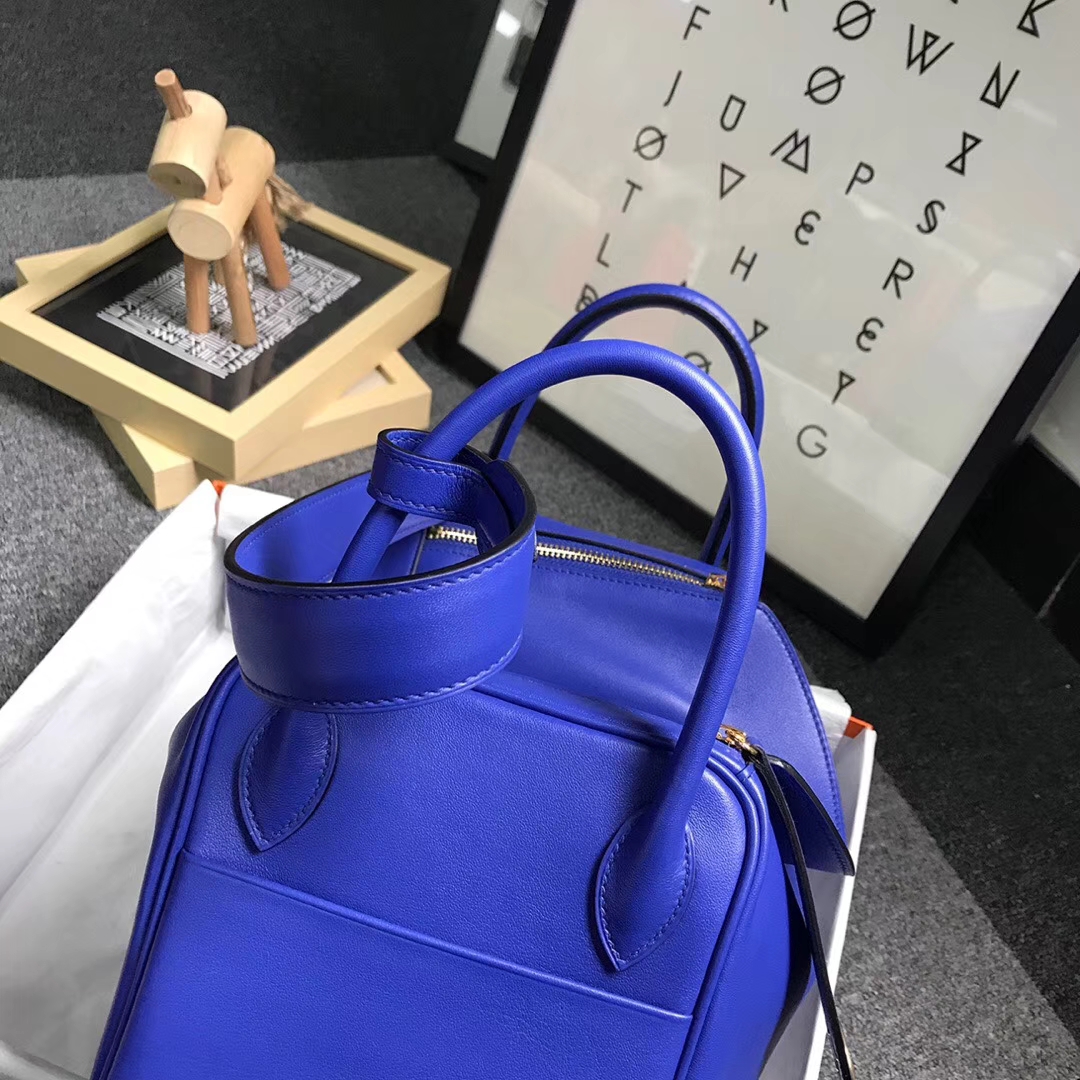 Hermès（爱马仕）电光蓝 原厂御用顶级Swift 皮 Lindy 30 金扣