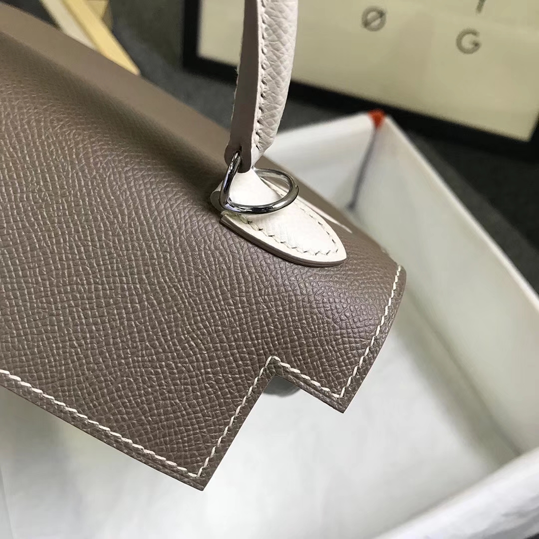 Hermès（爱马仕）CK18大象灰拼奶昔白 原厂御用顶级Epsom 皮 Kelly 25 外缝 银扣