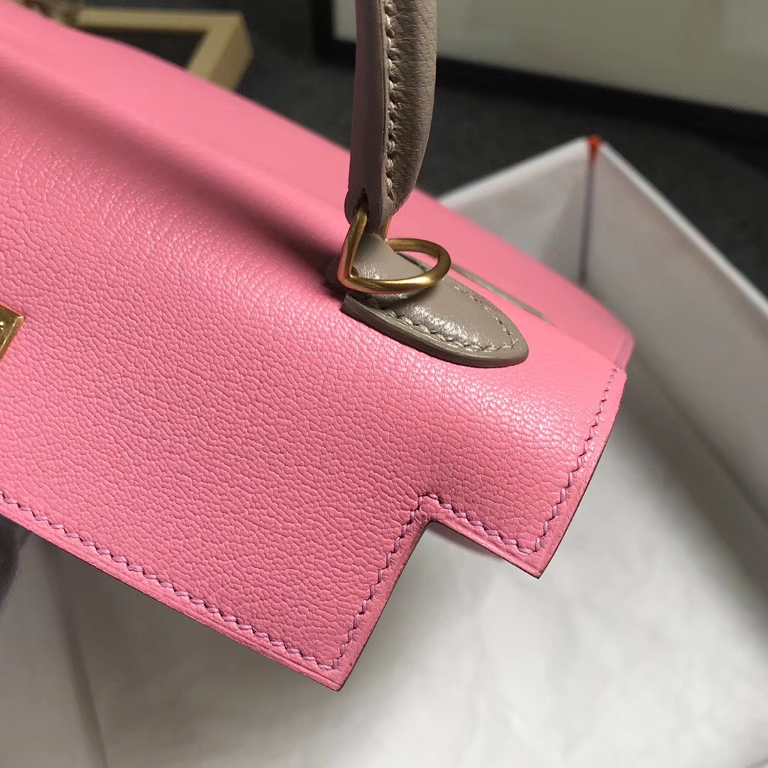 Hermès（爱马仕）1Q奶昔粉拼珍珠灰 原厂御用顶级山羊皮 Kelly 25 外缝 金扣