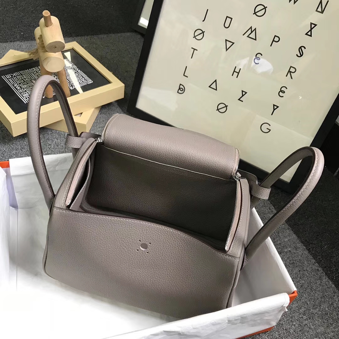 Hermès（爱马仕）沥青灰 原厂御用顶级小牛皮 Lindy 26 银扣