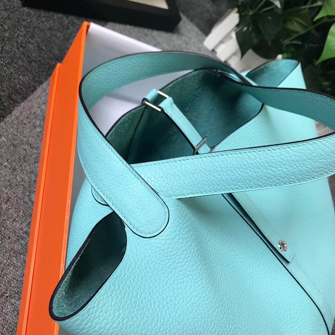 Hermès（爱马仕）3P马卡龙蓝 原厂御用顶级TC 皮 Picotin  Lock 银扣 22cm