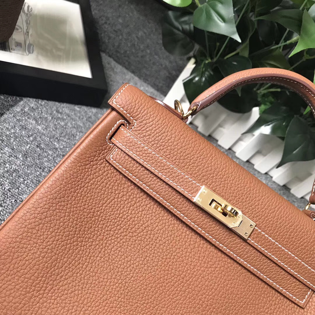 Hermès（爱马仕）金棕色 原厂御用顶级小牛皮 Kelly 25 金扣 现货