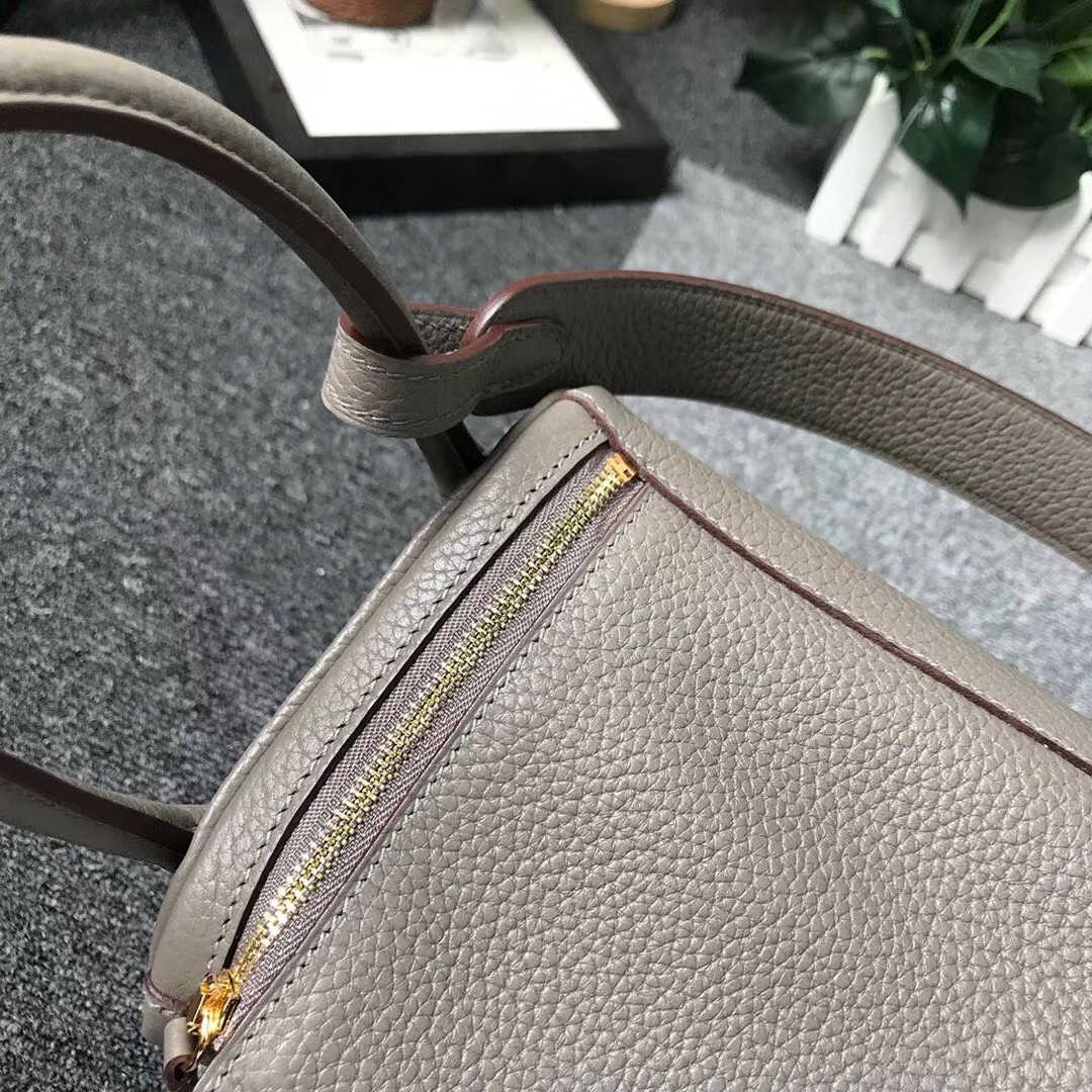 Hermès（爱马仕）8F锡器灰 原厂御用顶级TC 皮 Lindy 26 金扣