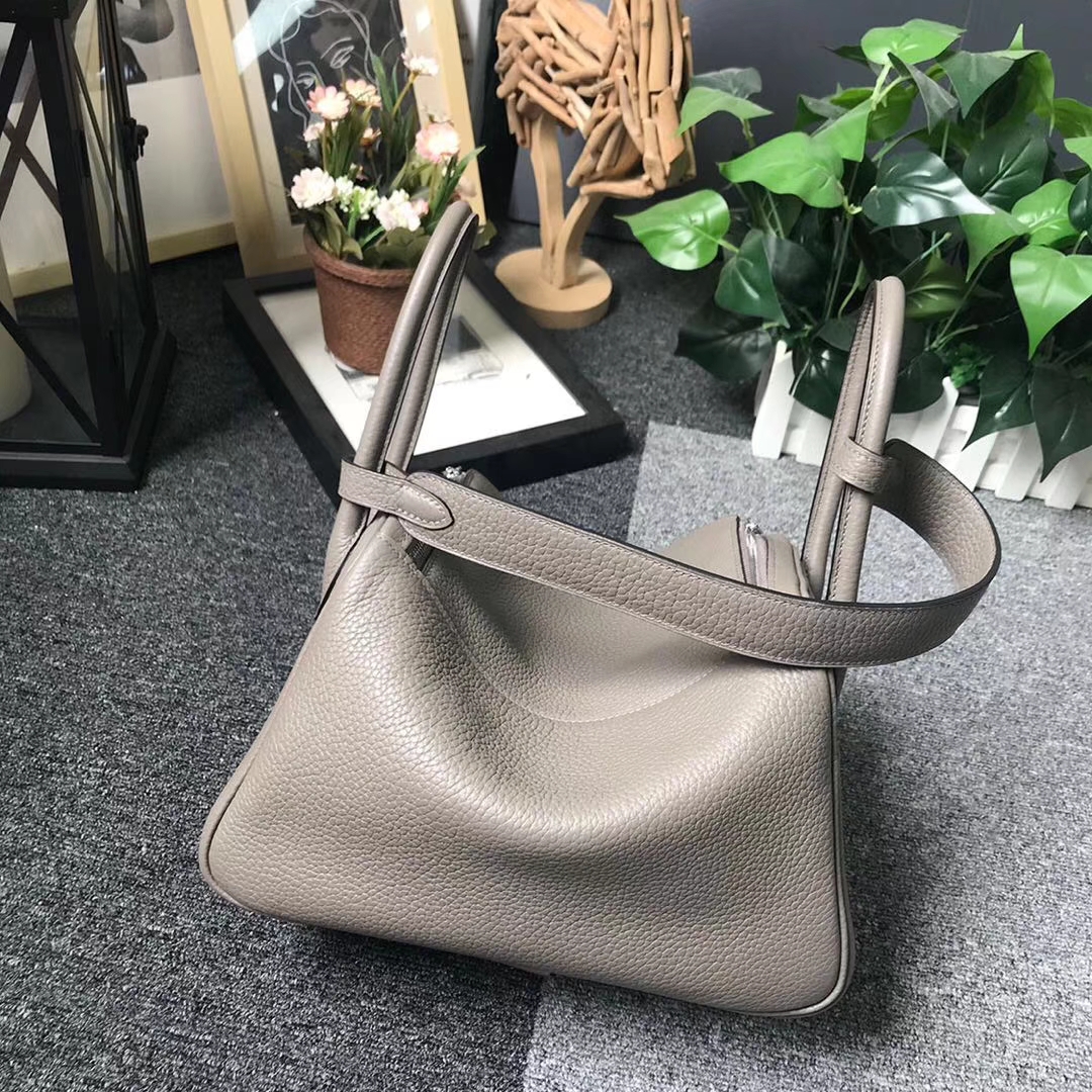 Hermès（爱马仕）8F锡器灰 原厂御用顶级TC 皮 Lindy 26 银扣