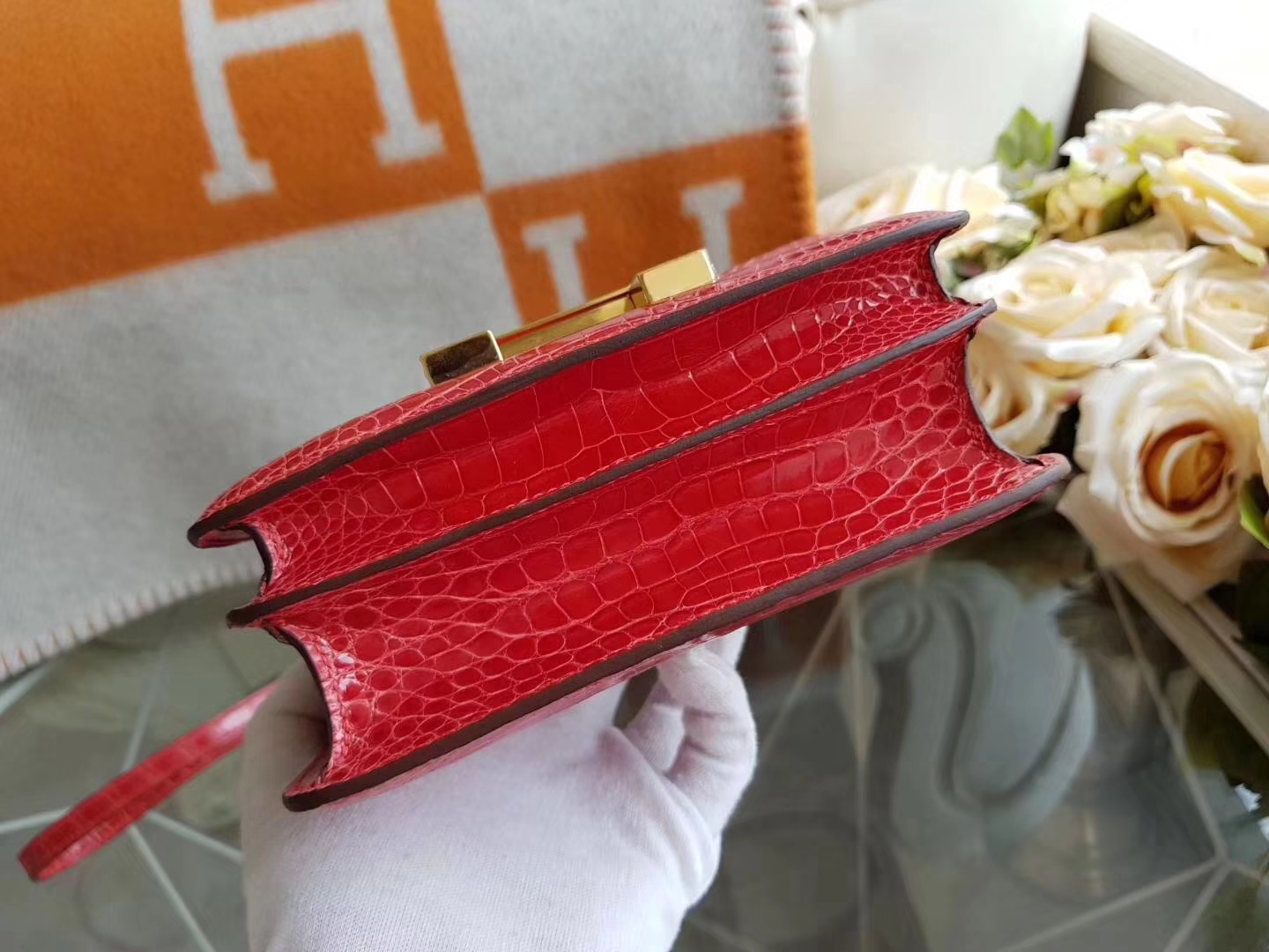 Hermès（爱马仕）constance 19cm 美洲鳄 亮面  A5杜鹃红 金扣 现货