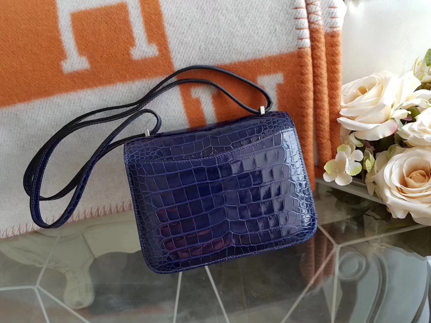 Hermès（爱马仕）constance空姐包 19cm 尼罗 亮面  宝石蓝 银扣 现货