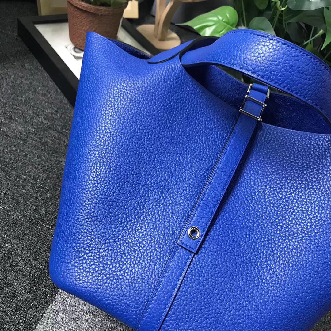 Hermès（爱马仕）琉璃蓝 原厂御用顶级TC 皮 Picotin  Lock 22cm 银扣