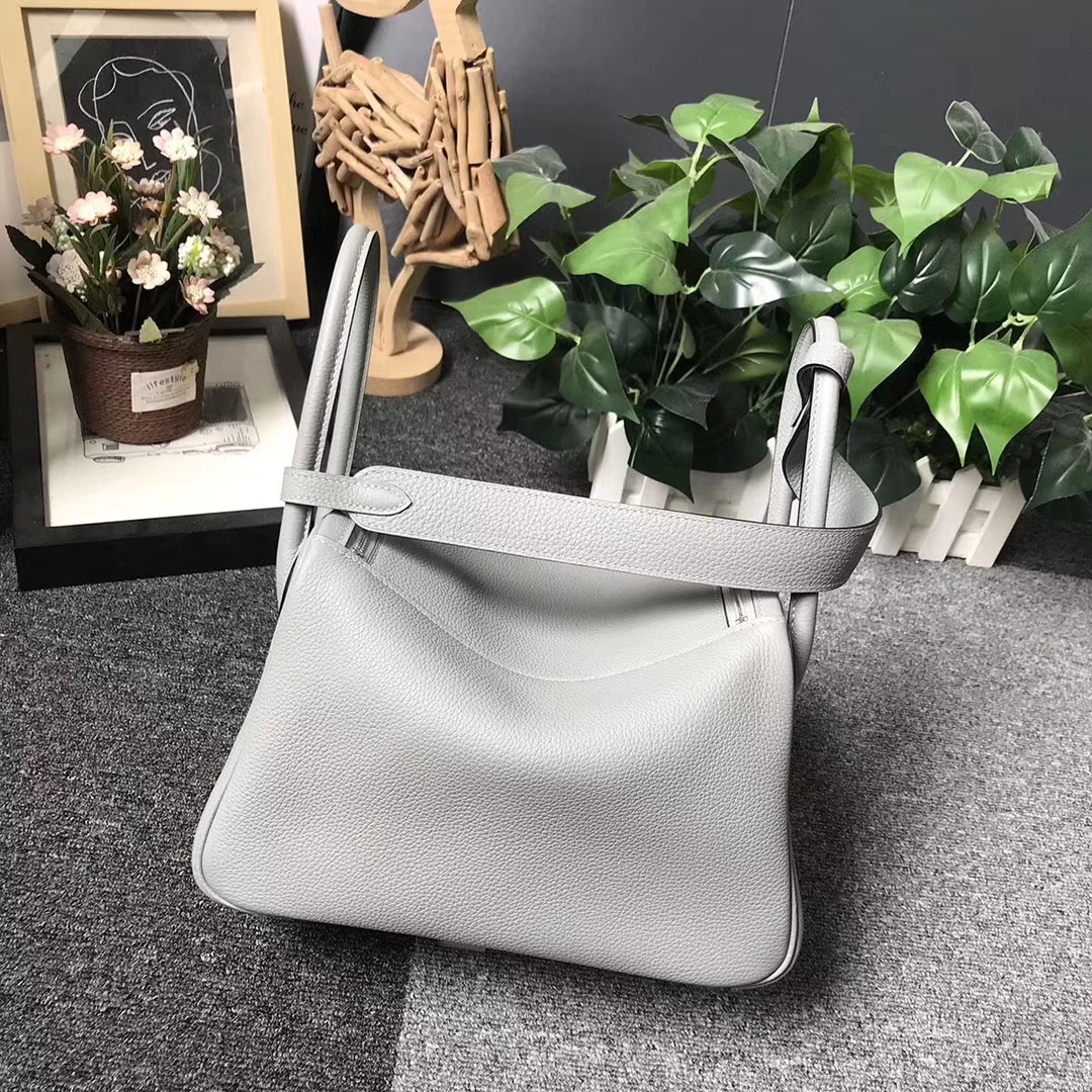 Hermès（爱马仕）4Z海鸥灰 原厂御用顶级小牛皮 Lindy 26 银扣