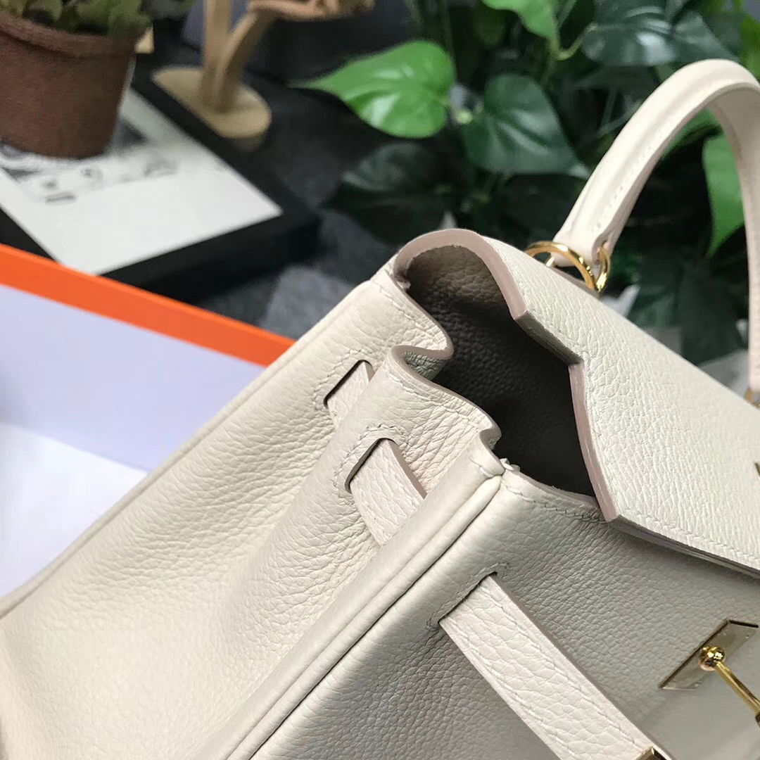 Hermès（爱马仕）奶昔白 原厂御用顶级小牛皮 Kelly 25 金扣 现货