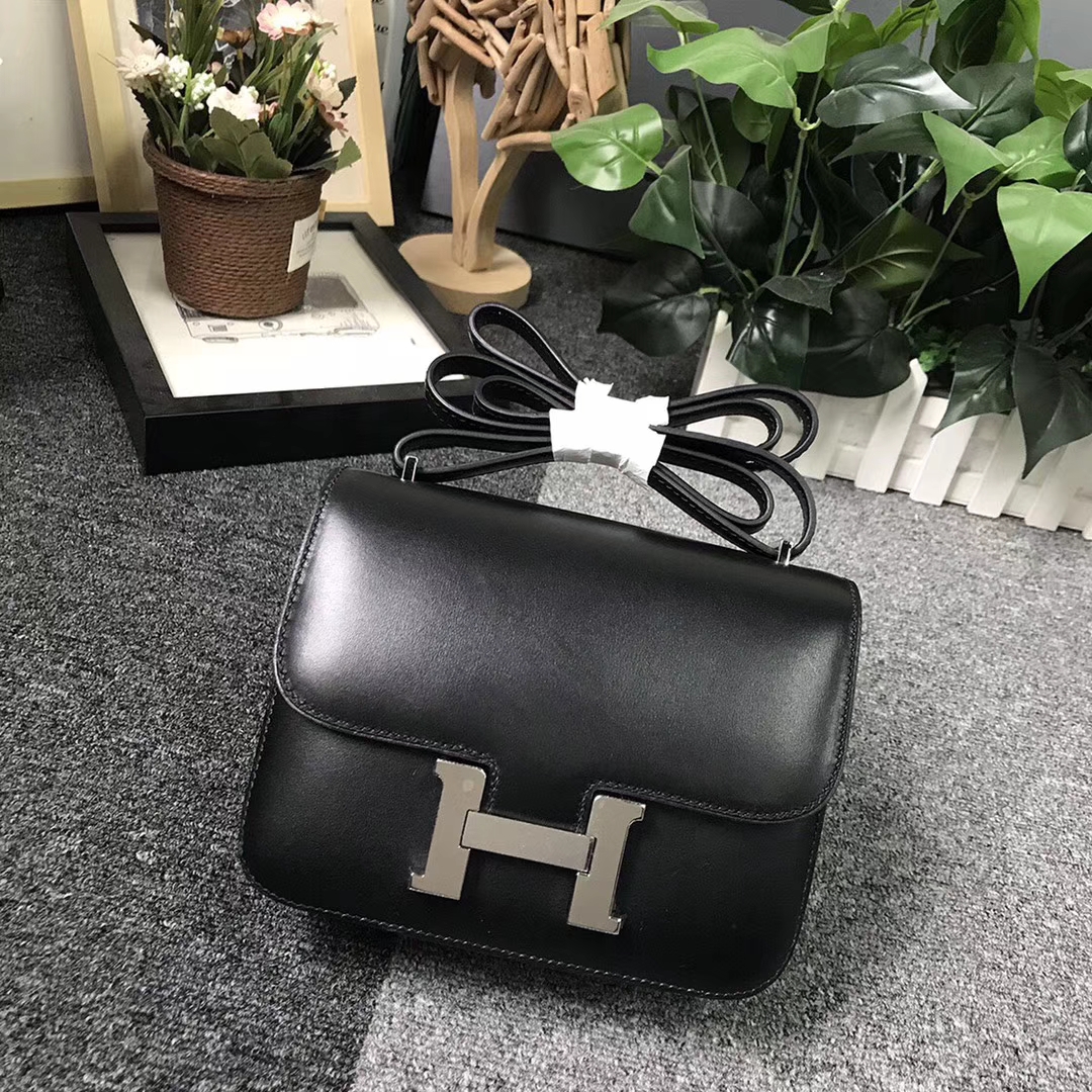 Hermès（爱马仕）CK89 黑色 原厂御用顶级Box 皮 Constance 19 金扣 现货