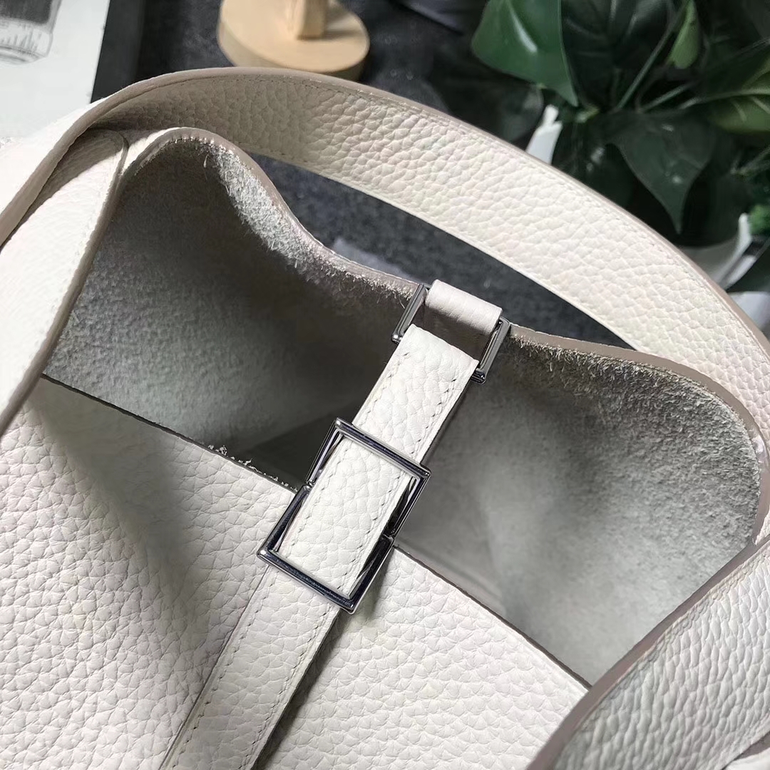 Hermès（爱马仕）Picotin Lock 奶昔白 原厂御用顶级TC 皮 银扣 22cm 现货
