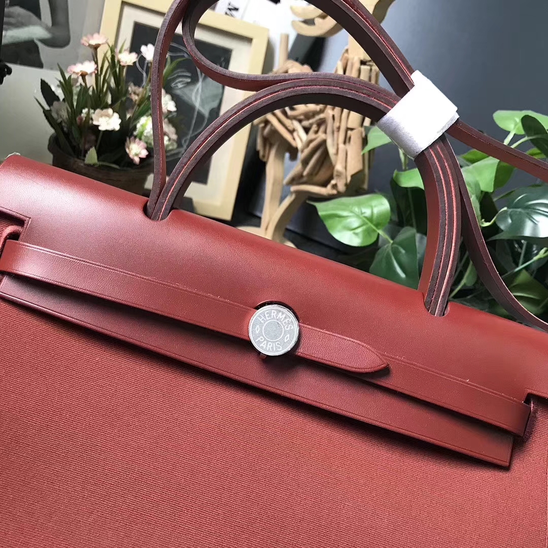 Hermès（爱马仕）棕红色马鞍皮拼棕红色帆布 Herbag 31 现货