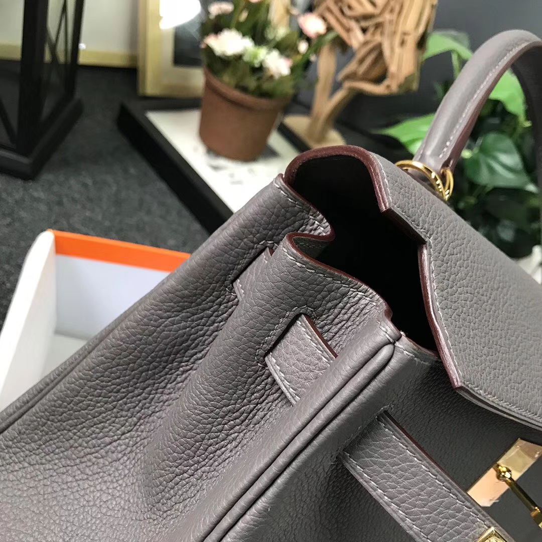 Hermès（爱马仕）8F锡器灰 原厂御用顶级小牛皮 Kelly 28 金扣 现货