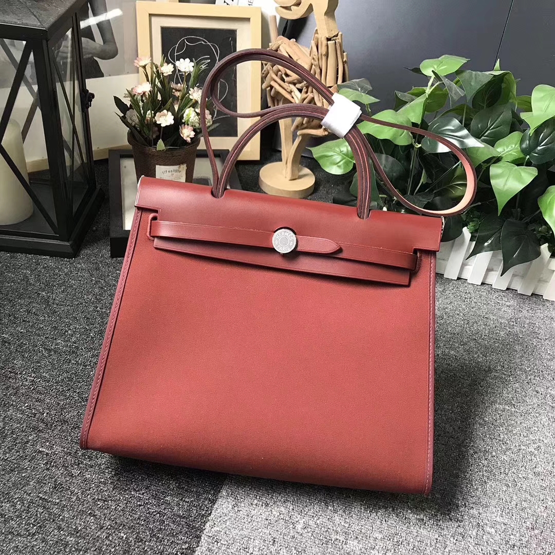 Hermès（爱马仕）棕红色马鞍皮拼棕红色帆布 Herbag 31 现货