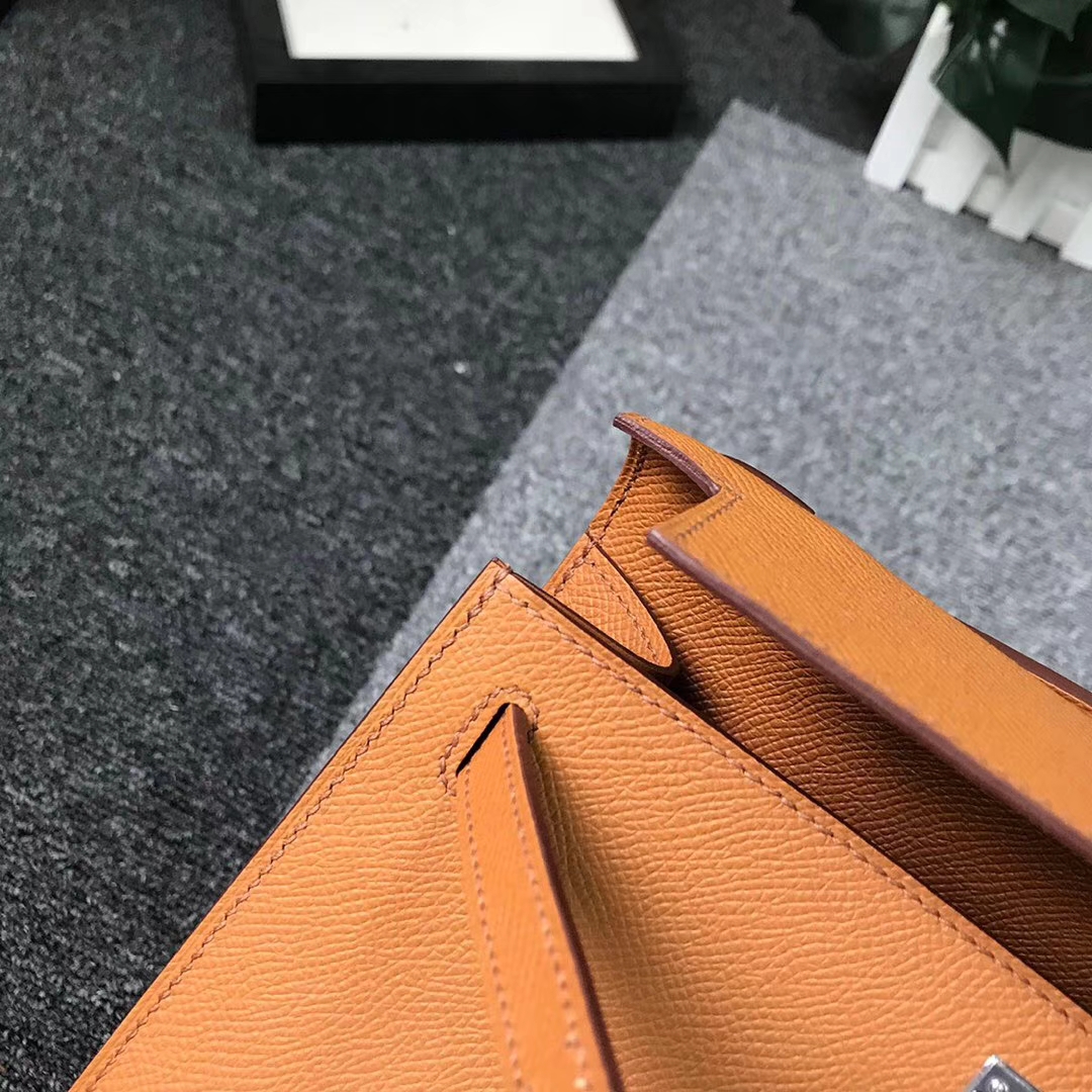 Hermès（爱马仕）金棕色 原厂御用顶级Epsom 皮 Mini Kelly 银扣 本色线